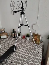 Trípode ligero para cámara de teléfono, soporte ajustable portátil con Clip de soporte para montura, Control remoto por Bluetooth para Youtube en vivo