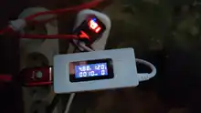 LCD Cargador Micro USB capacidad de la batería probador de corriente de voltaje Metro Detector resistencia de carga 2A/1A con interruptor