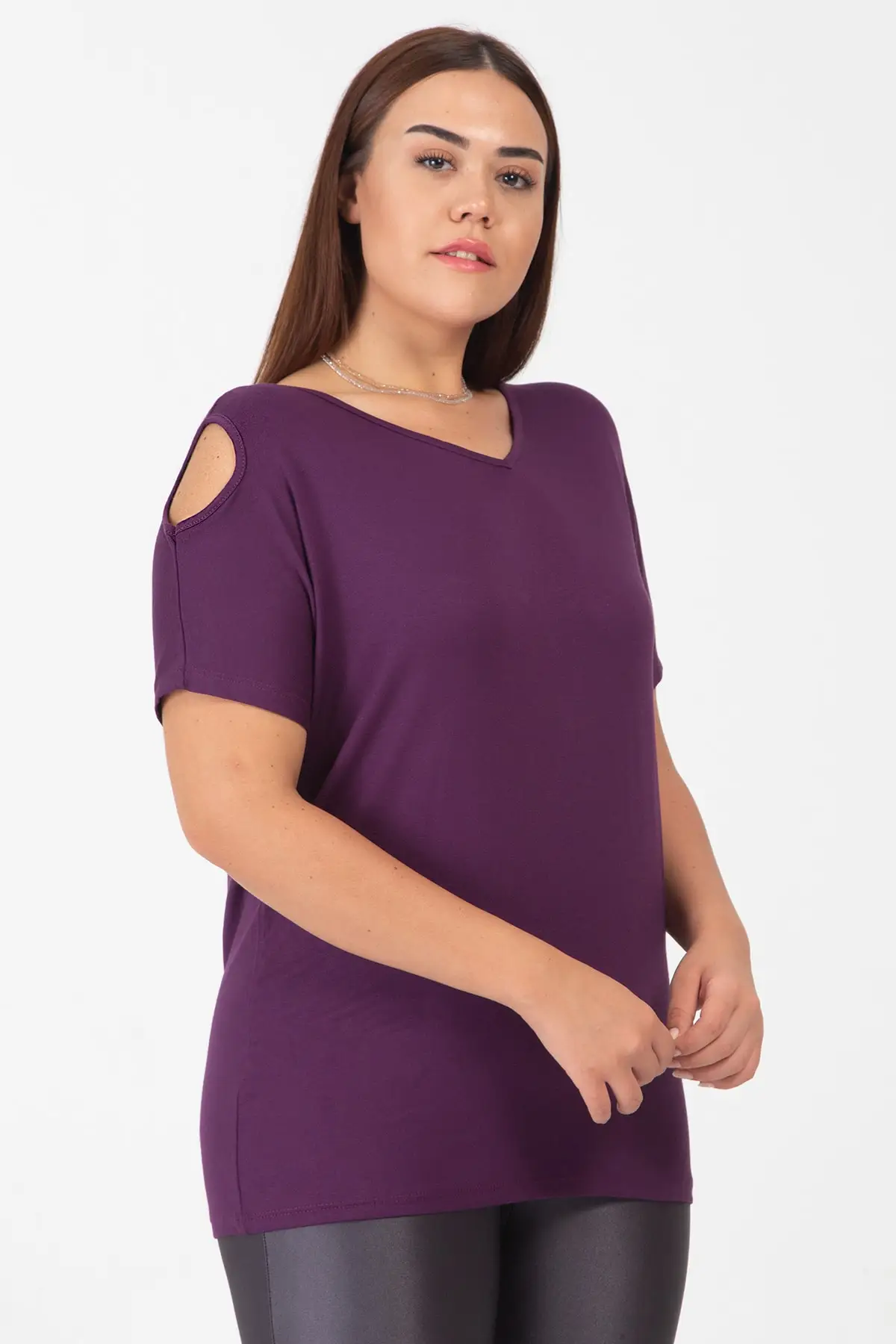 Sans Textile женская блузка из вискозы с низким вырезом на плечах Damson 65N12076| |