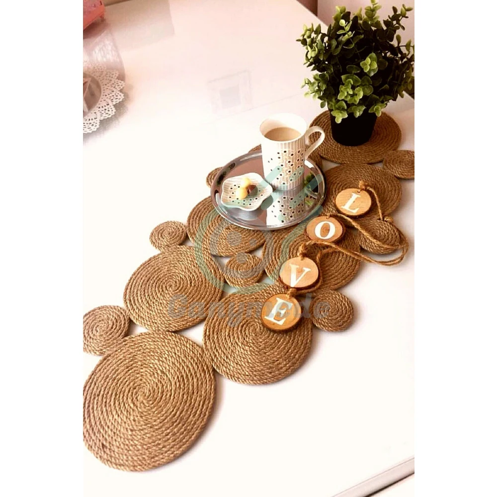 

Straw Jute Living Room Kitchen Table Cloth / Runner / Runner 75 x 35 cm. It will add elegance with its wicker look.