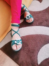 Sandalias romanas con flores para niñas zapatos de verano bonitos con perlas de color rosa y verde, Punta abierta, para la playa, con cremallera
