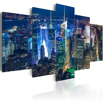 

Table-in the center of the nightlife-New York-200x100