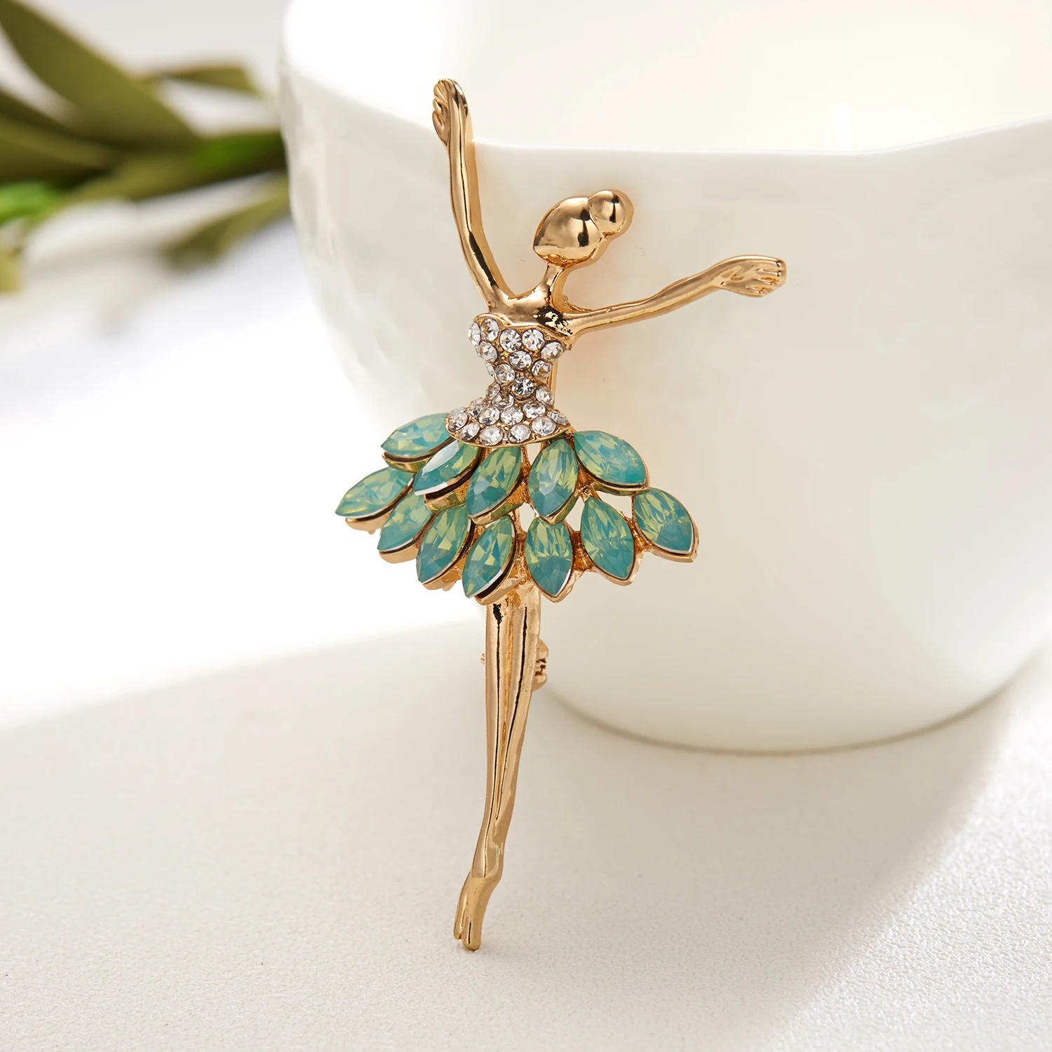 Broche Vintage Danseuse Couleur Or - Grande Taille, Bijou Rare, état Parfait, Référence 5285