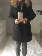 BLUENESSFAIR-abrigo de piel auténtica de zorro para mujer, chaqueta de invierno, Parka larga, Cuello de piel de mapache Natural, ropa de calle cálida