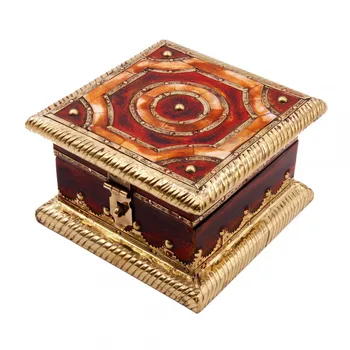 

Casket square upholstered with metal