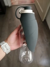 Botella de agua portátil para mascotas, tazón de viaje de 580ml con diseño de hojas de silicona suave para cachorros y gatos, dispensador de agua para mascotas al aire libre