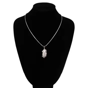 

Chain with pendant cocoon bbroshka 55539 (silver, carabiner, jewelery alloy, artificial pearls)