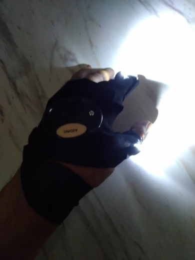 LED Gloves with Waterproof Lights - giftpockets photo review