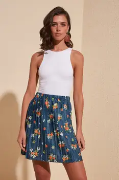 

Trendyol Flower Patterned Knitted Skirt TWOSS20ET0312