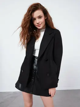 

Upright Collar Stamp Coat