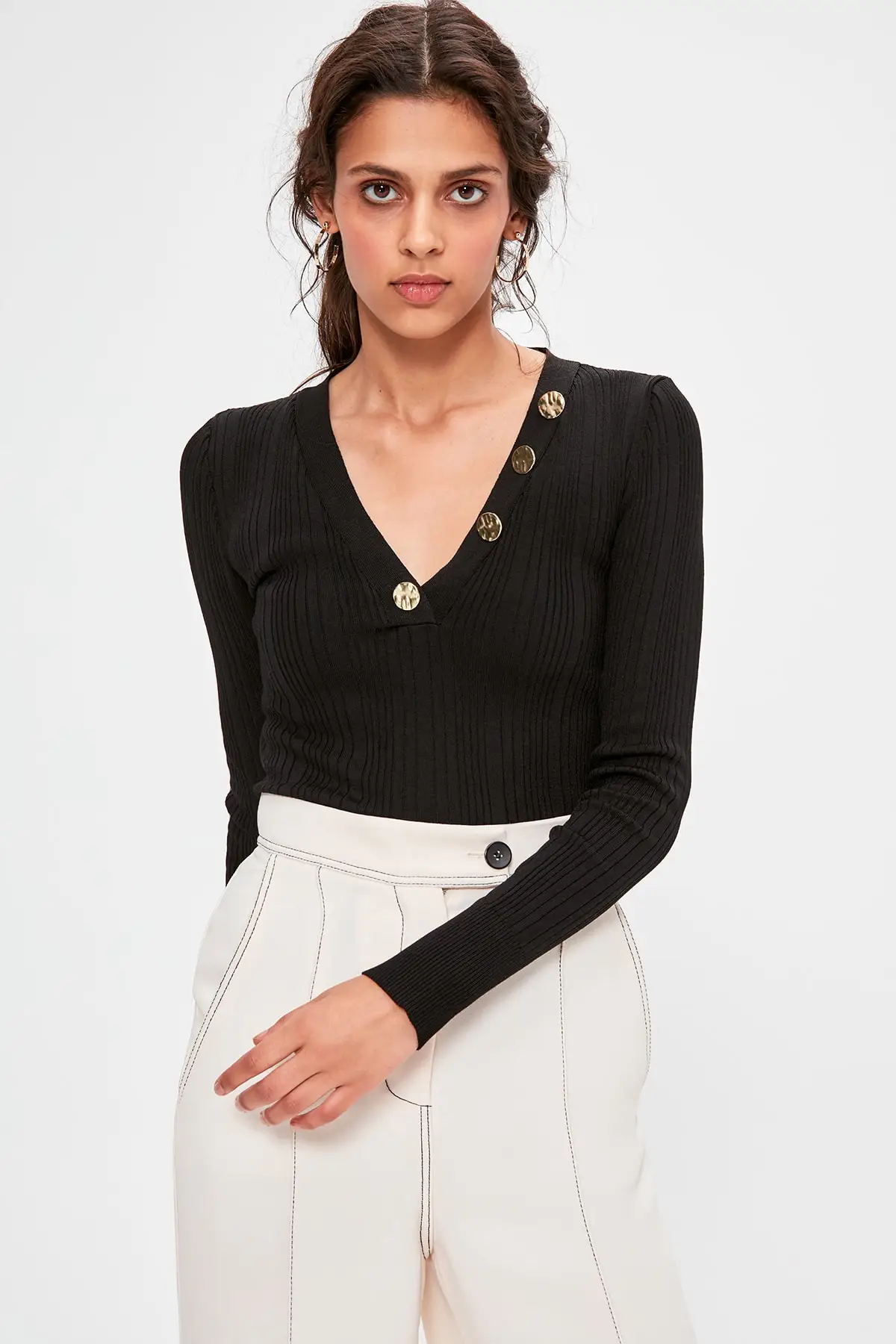 

Trendyol Black Side Button Detail Sweater Sweater TWOAW20BZ0359