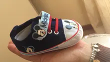 Disney-zapatos clásicos de lona para recién nacidos, zapatillas antideslizantes de suela blanda de Mickey mouse, para primeros pasos