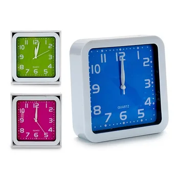 

Alarm Clock (4 x 15,2 x 15,2 cm)