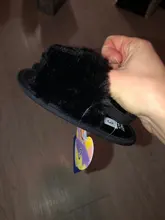 Sandalias con peluche para niñas pequeñas, zapatos planos de piel sintética con suela suave, zapatillas con correa de soporte elástico, para el hogar