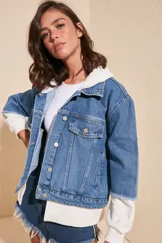 

Trendyol Hooded Ribana Detailed Denim Jacket TWOSS20CE0183