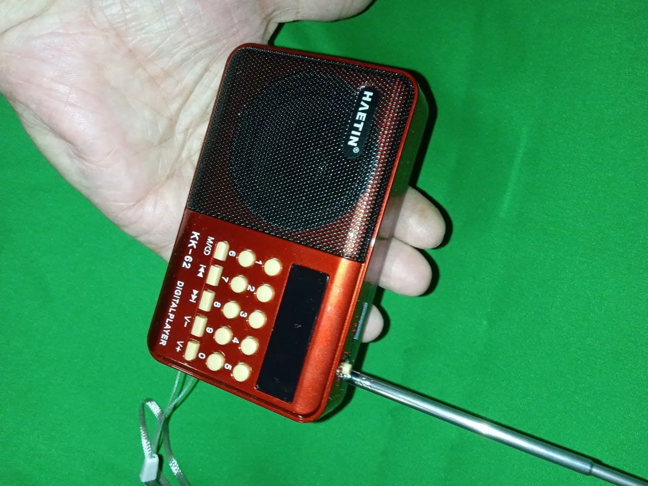 Отзыв о товаре Цифровой радиоприемник портативный мини FM-радио USB TF MP3 музыкальный плеер телескопическая антенна Громкая связь карманы приемник уличный K62 от пользователя N***Z