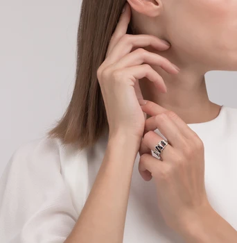 

Sunlight gold ring with sapphires and diamonds