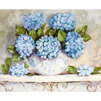 

"Embroidery kit", "floss embroidery kit", "cross stitch", "counted cross", "Luca-S", "counted cross stitching"