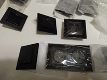 Coswall-Panel de alimentación de vidrio templado para pared, enchufe con conexión a tierra 16A, enchufe europeo, ruso, España, con cerradura protectora para niños