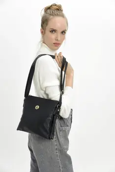

Th Bags Black female Postman bag TH95500