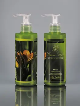 

Mousse delicate for cleansing the face and removing cosmetics green style Liv Delano