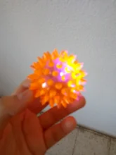Juguete masticable para mascotas, pelota elástica colorida y luminosa de goma suave para gatos y perros, juguete interactivo de colores aleatorios, 1 unidad