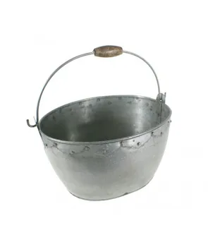 

Cauldron metal tin color wooden handle and with rivets. Measures: 20x36x30 cm.