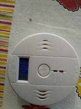 Envío Gratis! LCD CO Sensor trabajo solo construido en 85dB sirena de sonido independiente envenenamiento por monóxido de carbono Detector de alarma de advertencia