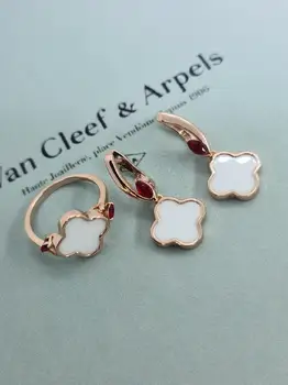 

Silver set with Clover 925 tests rhodium plated with black onyx