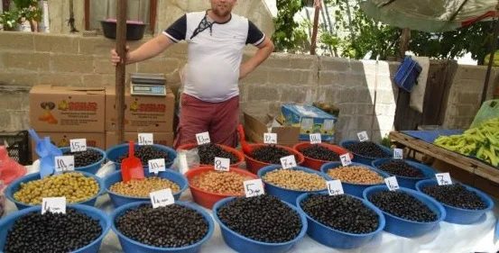 pazarda_her_butceye_ve_damak_tadina_uygun_zeytin_var_h7105