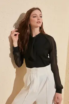 

Trendyol Lacing Detailed Knitted Blouse TWOSS20BZ0149