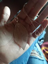 Collar largo con colgante de hojas naturales para mujer, cadena de serpiente, color rosa, negro, dorado y gris, regalo de joyería