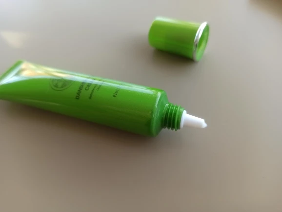 Баночки для косметики. Купить тюбик пластиковый для крема. Маленькие тюбики. Маленькие тюбики. Крем в маленьких тюбиках.