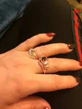Huitan-Anillo de bruja para mujer, piedra negra única, ajuste giratorio, Diseño de banda, Color oro rosa, anillos de dedo de compromiso para mujer, venta al por mayor