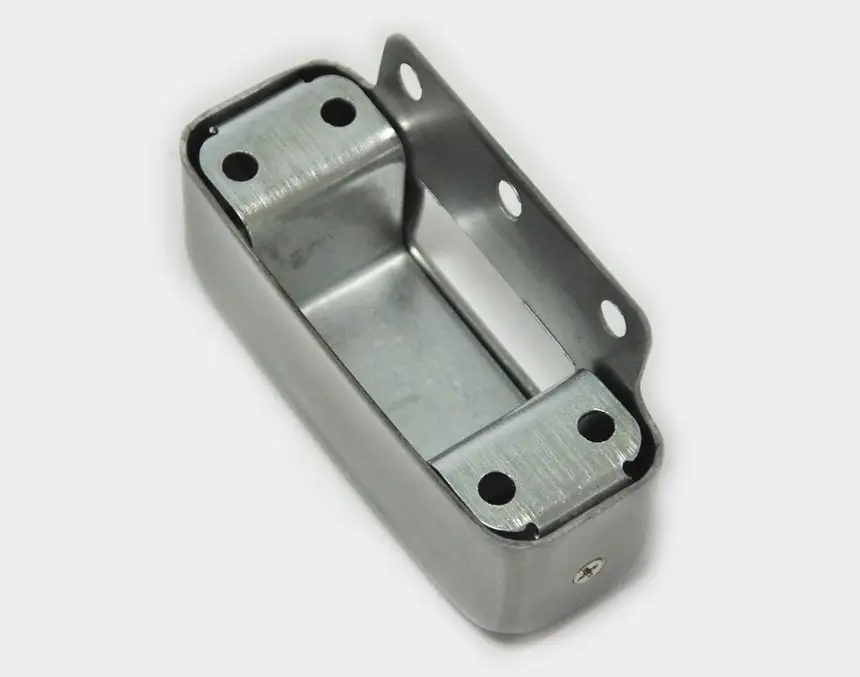 sdelat-zamok-otkatnye-vorota-atis-lock
