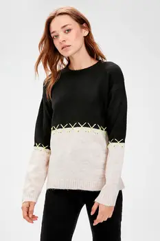 

Trendyol Black Embroideried Knitwear Sweater TWOAW20KZ0125