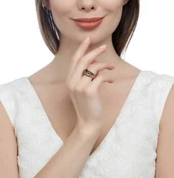 

Gold ring with раухтопазами, Garnet and diamonds sunlight sample 585 test