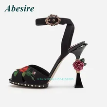 

2022 Rose Flower Carved Heel Peep Toe Platform Rivet Sandals Cross Strap Strange Style Buckle Strap Sexy Summer Women Shoes Sexy