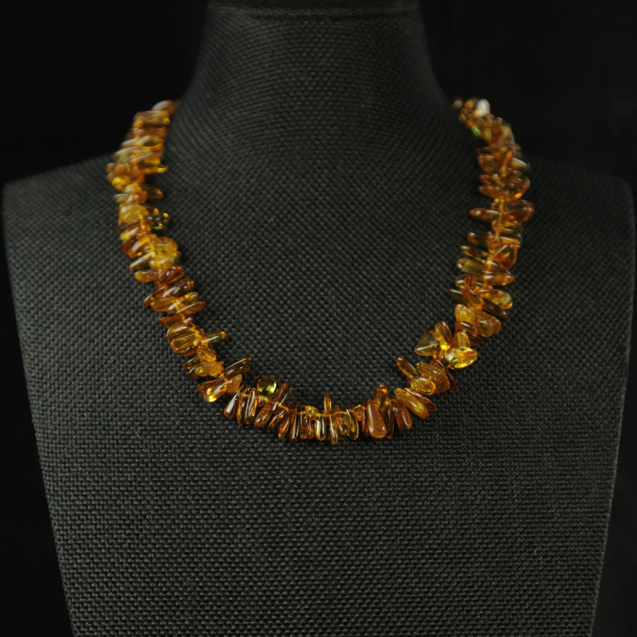 Ожерелье из балтийского янтаря