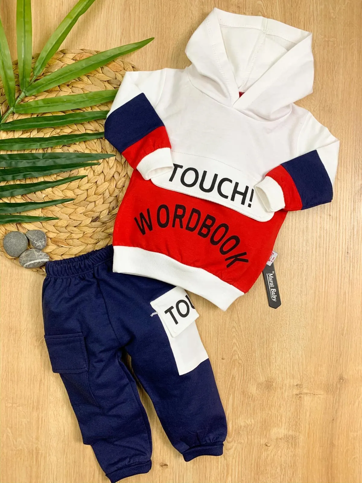 Рисунок 3 - Двойной костюм с капюшоном и принтом «блокнот»