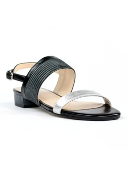 

Flat sandal black and silver. ma9