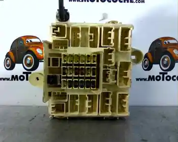 

CASE RELAYS/FUSE BOX RELAYS/FUSES TOYOTA LEXUS IS 200 (GXE10)