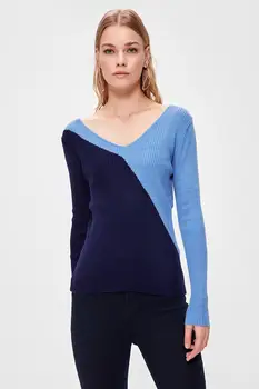 

Trendyol With Color Block Knitwear Sweater TWOAW20KZ0707