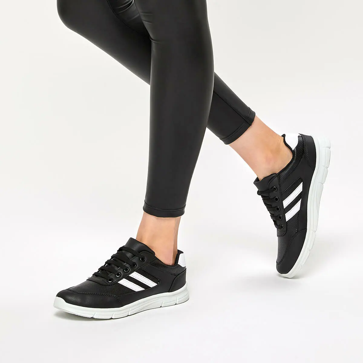 

FLO 92.314871.Z Black Women Sneaker Polaris