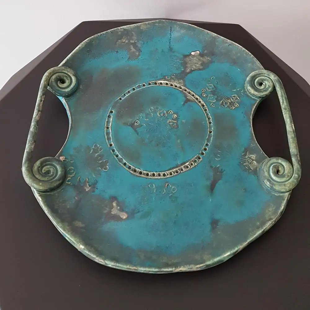 

Handmade Ceramic Presentation Plate V1