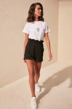 

Trendyol Pockets Knitting Shorts & Bermuda TWOSS20SR0020