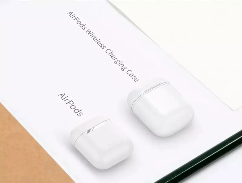 Внешний аккумулятор-чехол Power Bank с поддержкой беспроводной зарядки AirPods(Белый