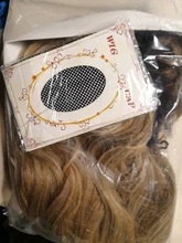 Pelucas sintéticas rizadas para mujeres afroamericanas, pelo de Cosplay de fibra resistente al calor, longitud media, flequillo lateral libre, color rubio Emir