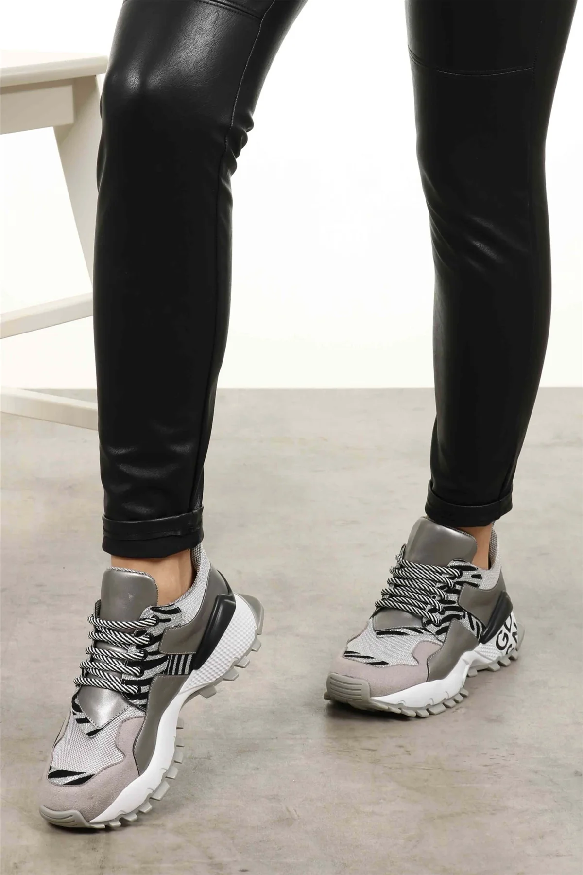 Mio Gusto Brand Nemesis Silver Sneaker 