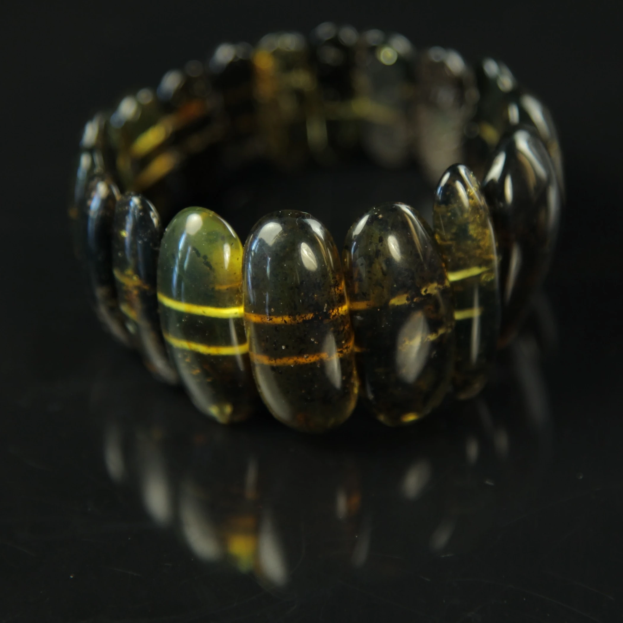 Браслет из балтийского янтаря для